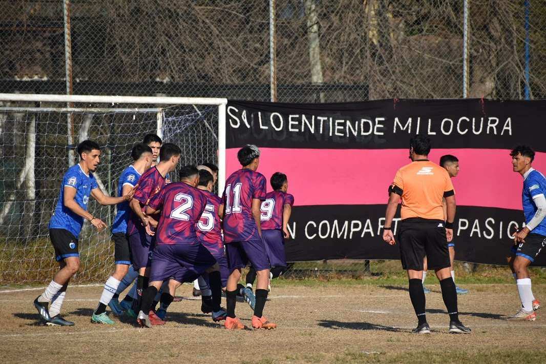 El polideportivo de Ingeniero Maschwitz, sede de pruebas jugadores de fútbol