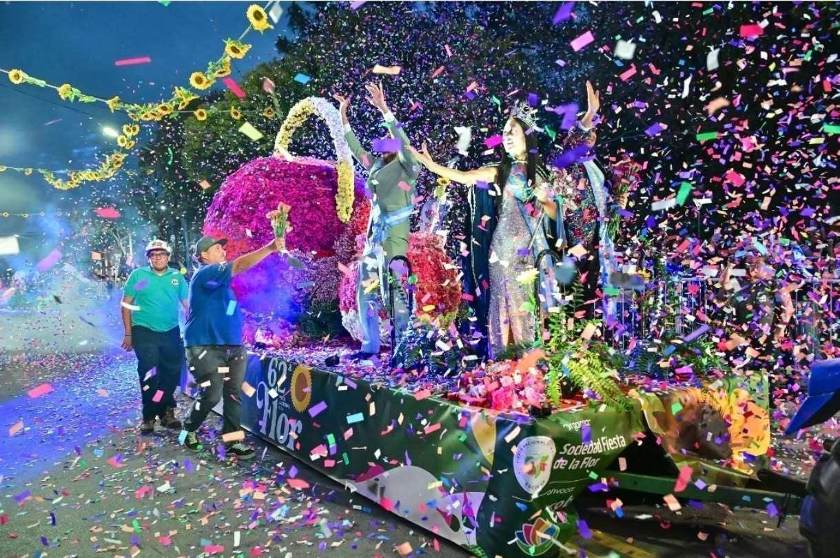 Escobar floreció otra vez: multitudinario Desfile de Carrozas en la Fiesta Nacional de la Flor