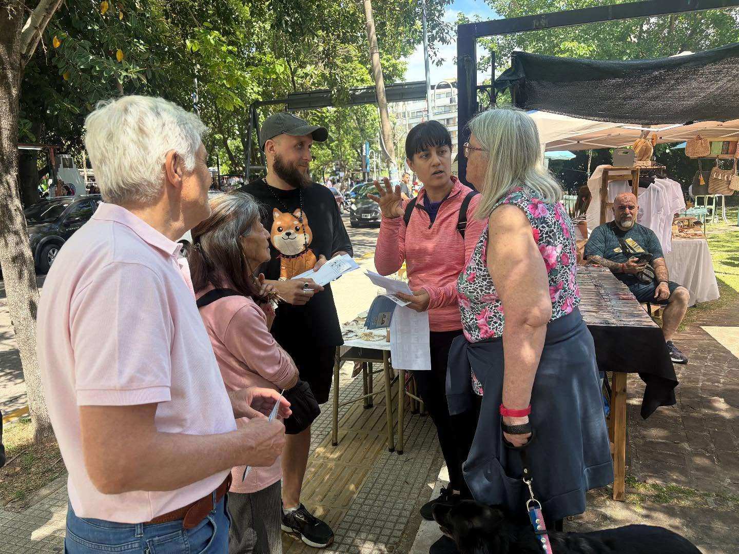Sofía Vannelli recorre Vicente López para explicar la Boleta Única y dialogar con los vecinos sobre el ajuste del gobierno de Milei