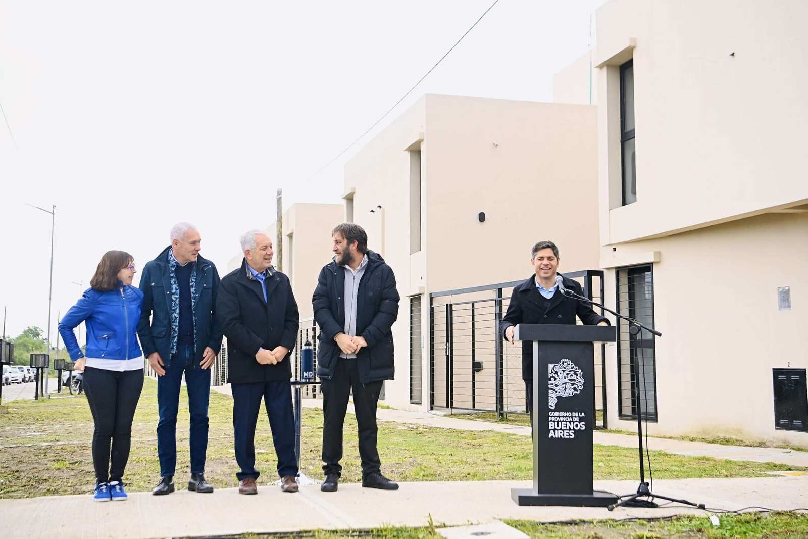 Kicillof entregó viviendas en Villa Elvira y reafirmó el compromiso provincial con la política habitacional