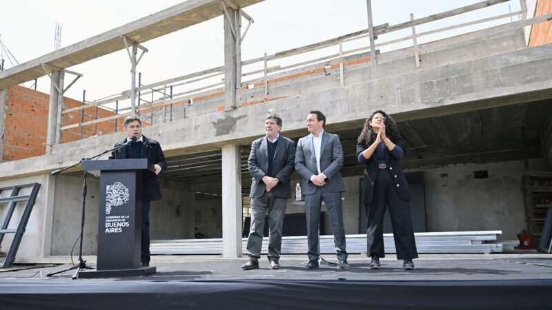Kicillof supervisó las obras del nuevo Polo Educativo de La Carolina y reafirmó el compromiso provincial con la educación pública