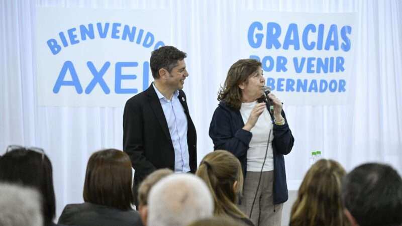 Kicillof recorrió el interior y llamó a “llenar las urnas de votos para frenar el ajuste de Milei”