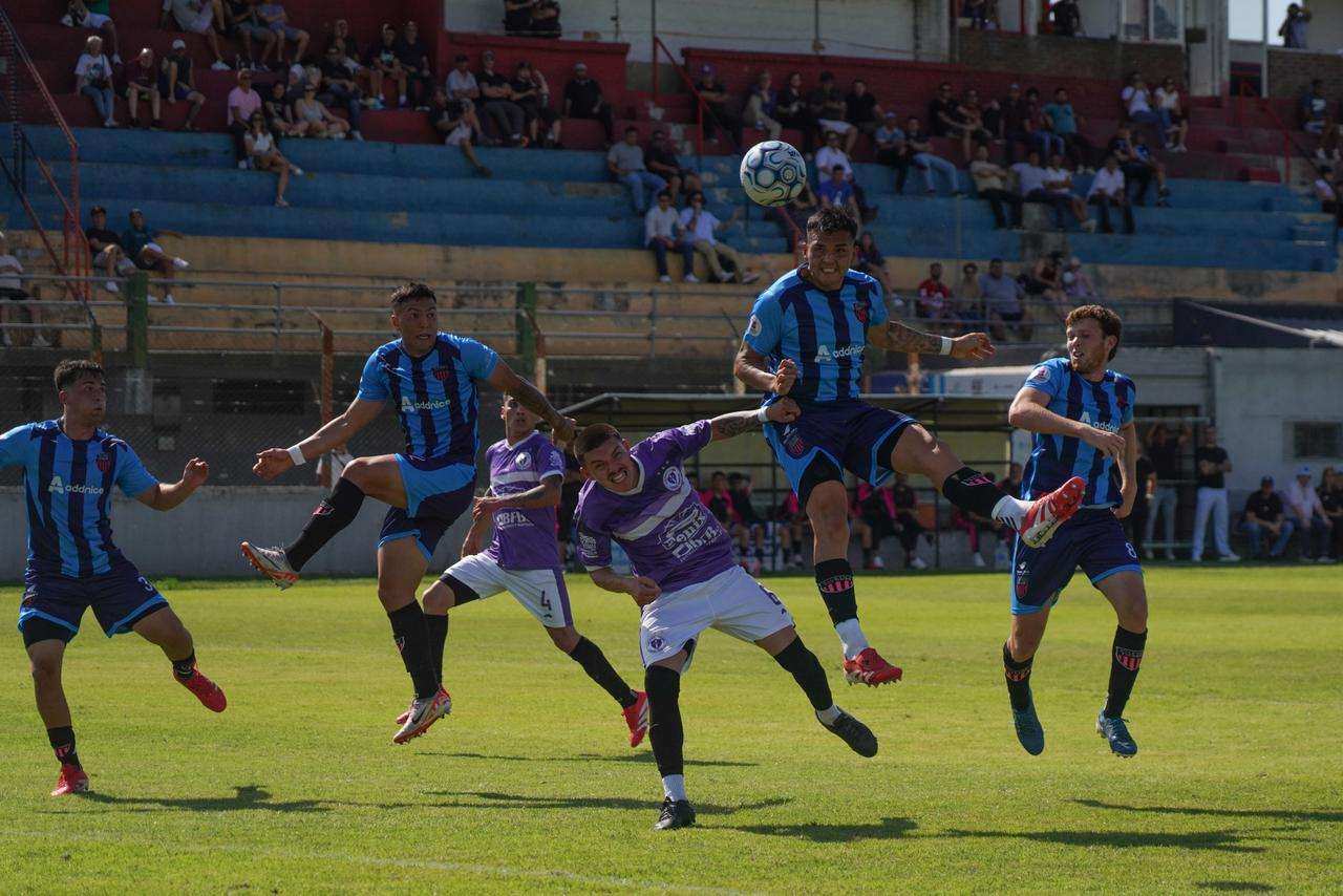 Contundente triunfo de Atlético Escobar en su histórico debut en el Torneo Regional Federal