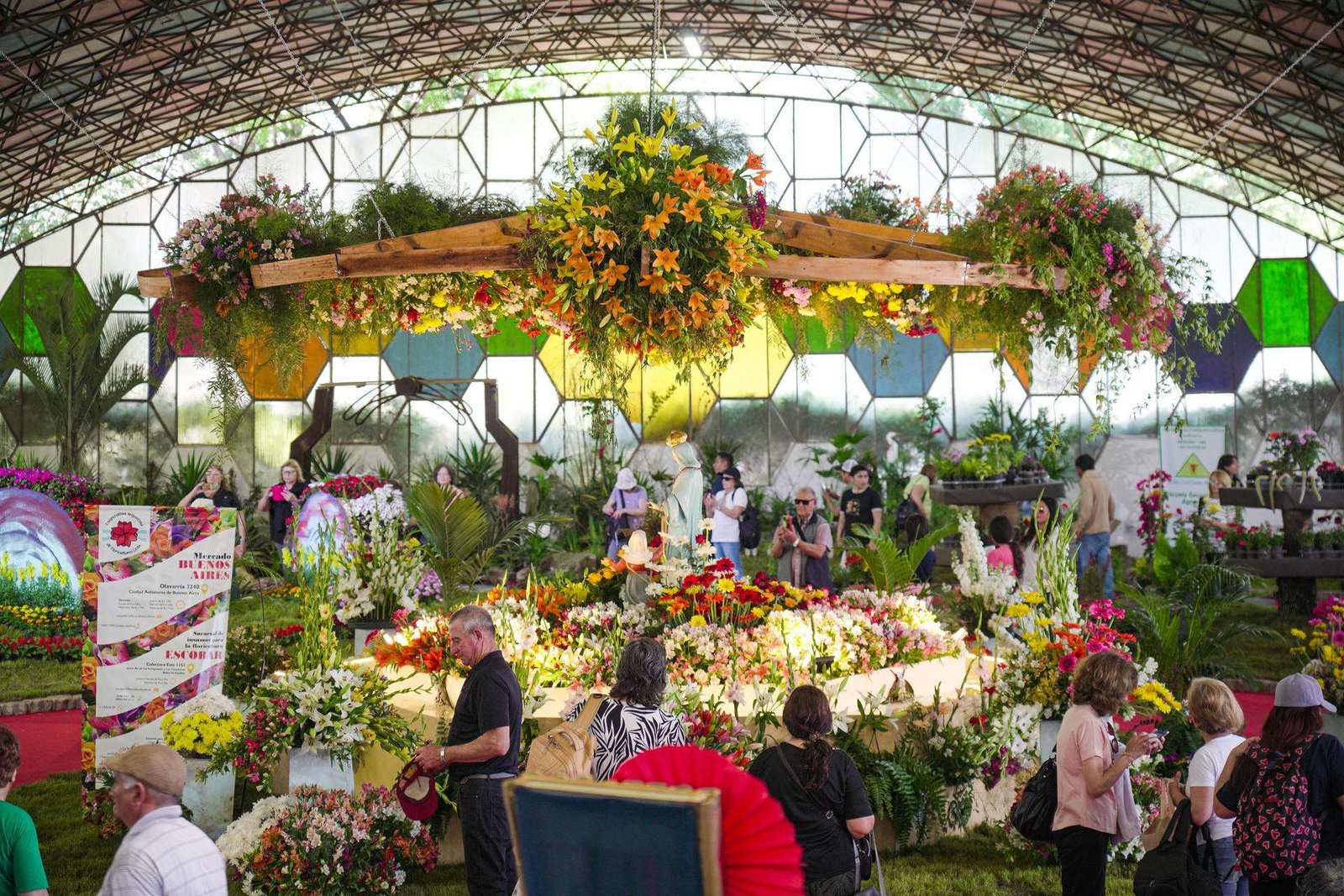 Atracciones, turistas y muchas ventas durante el fin de semana en la Fiesta Nacional de la Flor