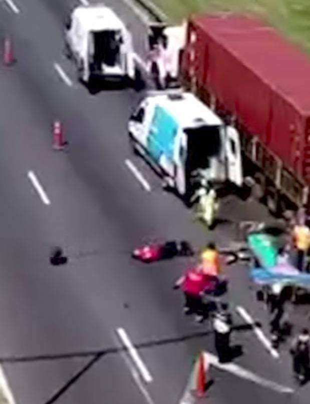 Accidente en la Panamericana: mejora la salud del socorrista de Defensa Civil herido durante el operativo