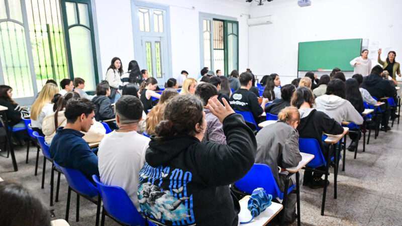 Sujarchuk: “la educación es el eje en el cual se construye igualdad, desarrollo y futuro”