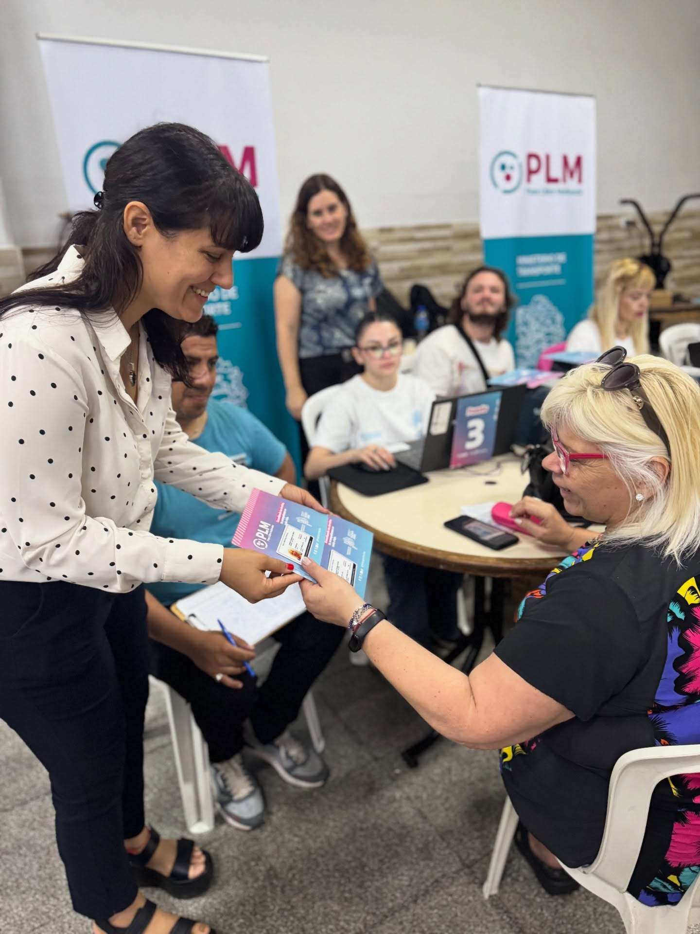 Más de 200 vecinos de Vicente López recibieron Pases Multimodales para acceder al transporte público gratuito