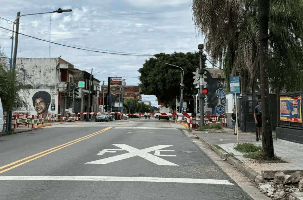 Barreras bajas en Escobar por un conflicto entre trabajadores y el Gobierno Nacional