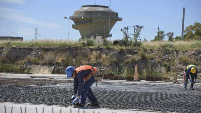 Bahía Blanca: Kicillof recorrió los avances de las obras del plan hídrico