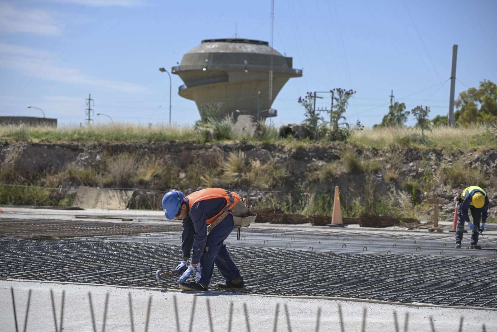 Bahía Blanca: Kicillof recorrió los avances de las obras del plan hídrico