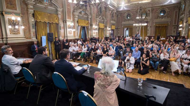 Kicillof encabezó un acto por el Día Internacional de los Derechos Humanos