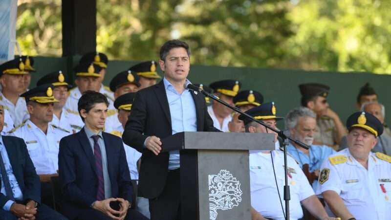 Kicillof encabezó el egreso de más de 2.200 nuevos oficiales de la Policía bonaerense