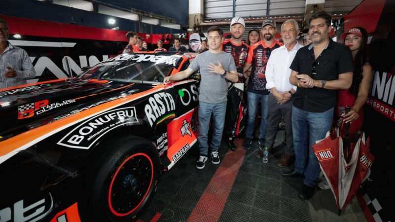 Kicillof asistió al Gran Premio Coronación del Turismo Carretera