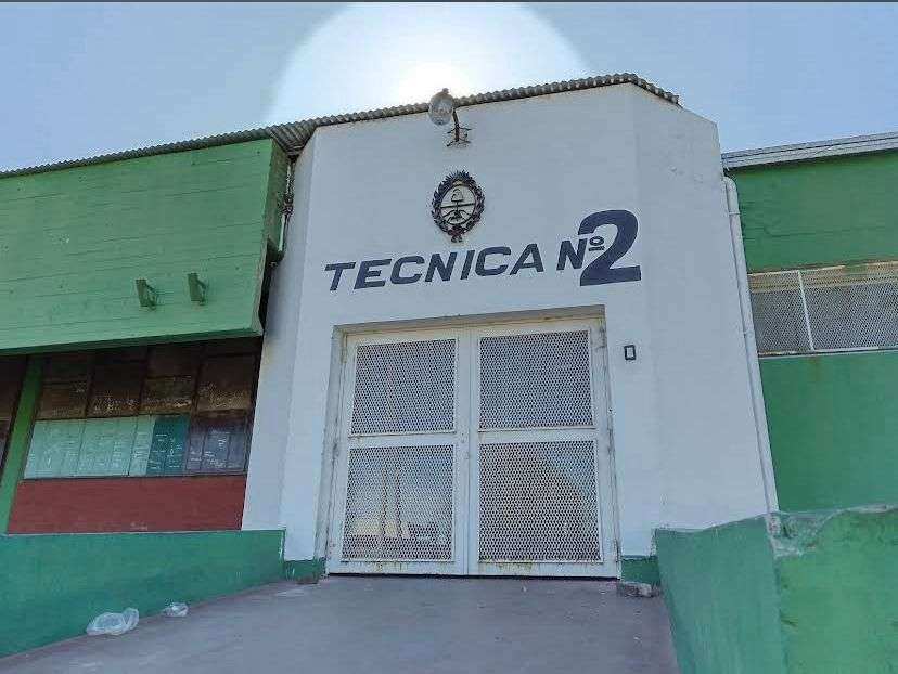  Robaron 8 computadoras del laboratorio de Informática de la Escuela Técnica N°2 durante el fin de semana largo