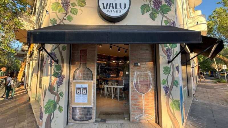 Valu Wines renueva su mural con un evento abierto al público: pintura en vivo, música y degustaciones
