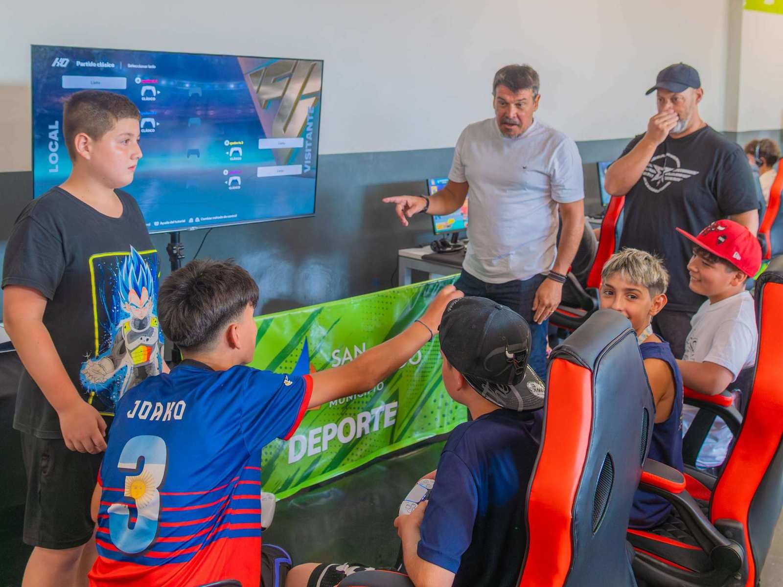 Los Polideportivos de San Fernando tienen nuevos talleres de Gaming y DJ en el verano
