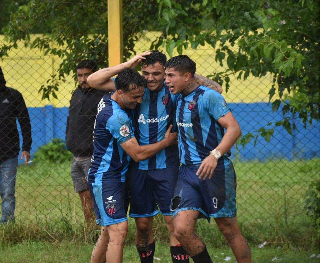 Victoria clave de Atlético Escobar en su visita a Napoli Argentino