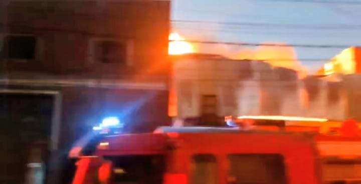 Ahora se produce un incendio en  carpintería de Berutti y Las Heras, en San Fernando