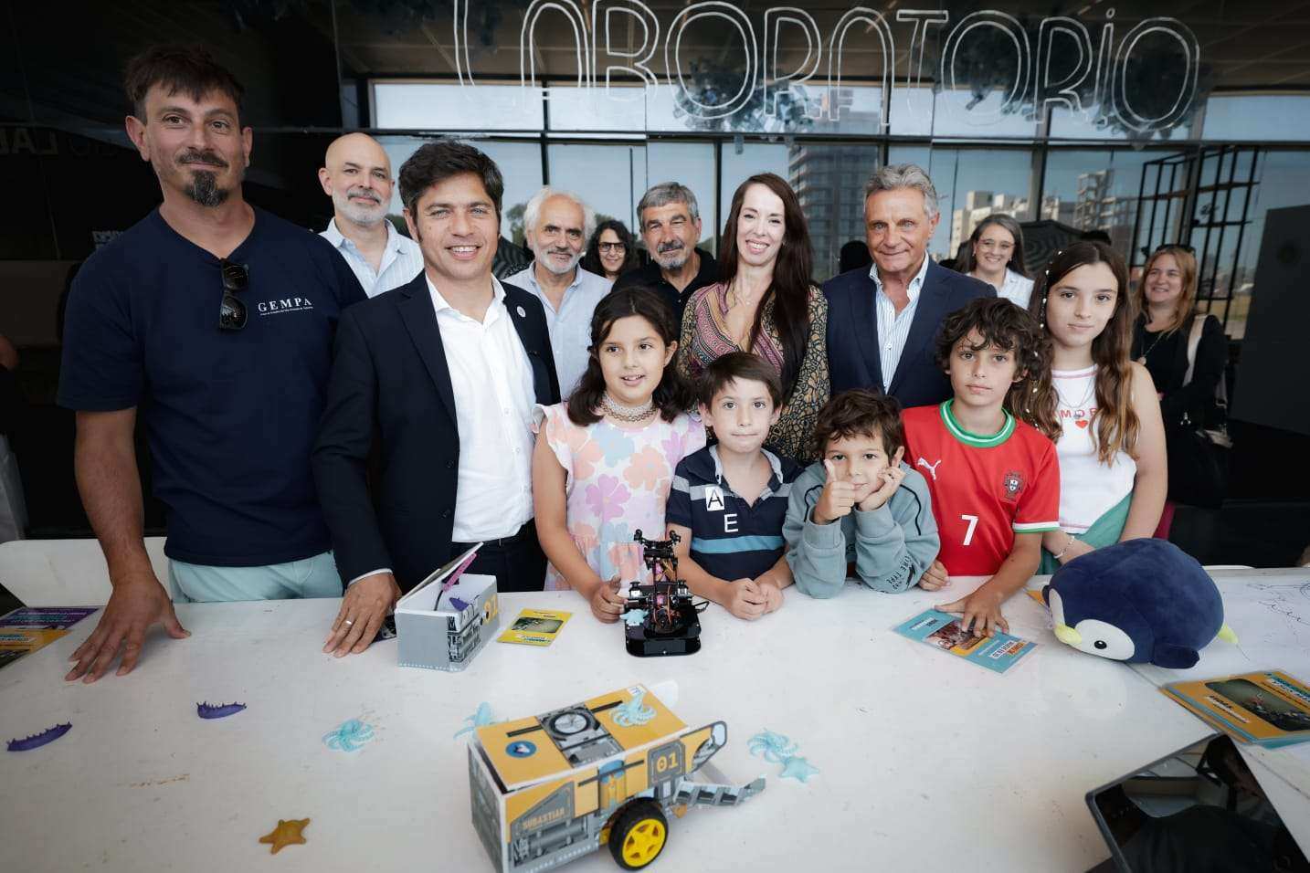 Kicillof recorrió la muestra “Vidas submarinas: ciencia, arte y soberanía” en el Museo MAR de Mar del Plata