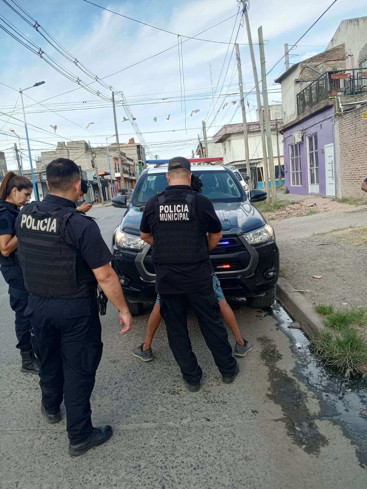 Rápida intervención de la Policía Municipal permitió detener a un delincuente tras un robo en Escobar