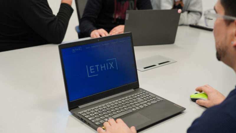 Más eficiencia, menos burocracia: Escobar redujo con IA hasta un 98% los tiempos administrativos en el área de compras 