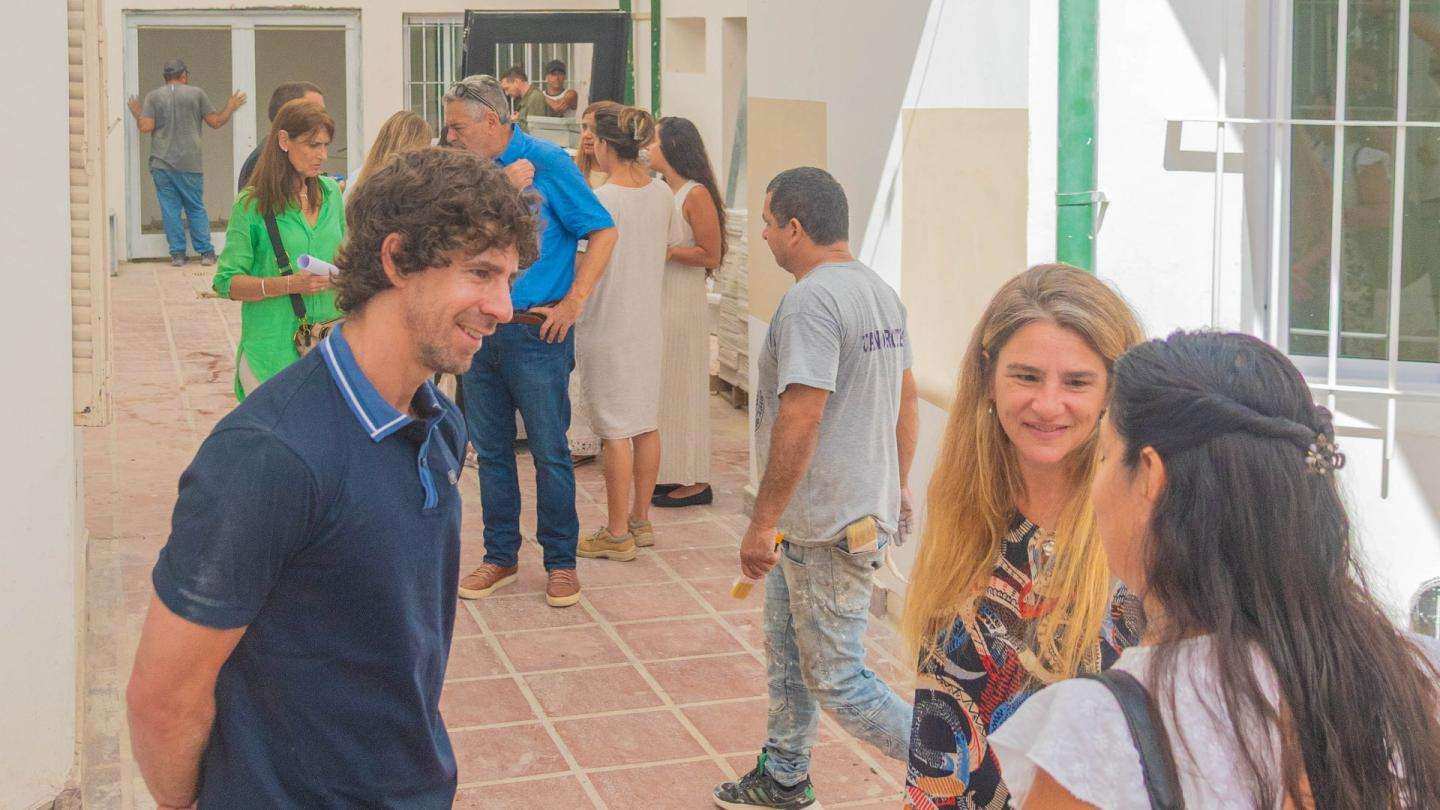 Juan Andreotti visitó la obra de renovación de la Escuela Especial N°503