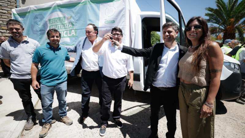 Kicillof entregó vehículos y equipamiento en General Las Heras con una inversión de $321 millones