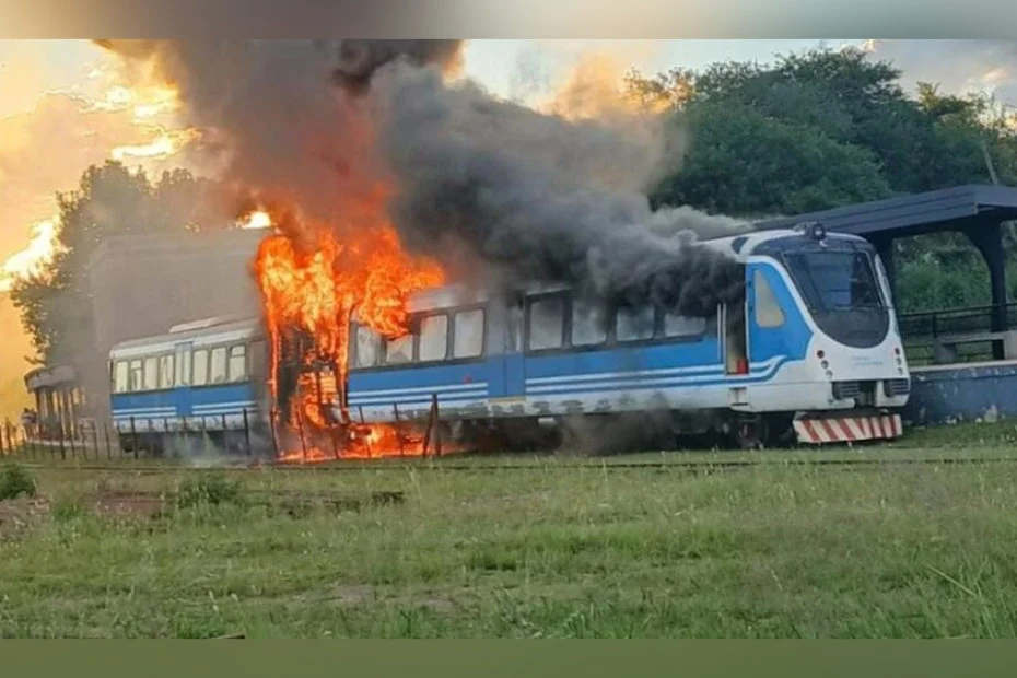 Momentos de tensión en Córdoba: un tren con 120 pasajeros se incendió en La Calera