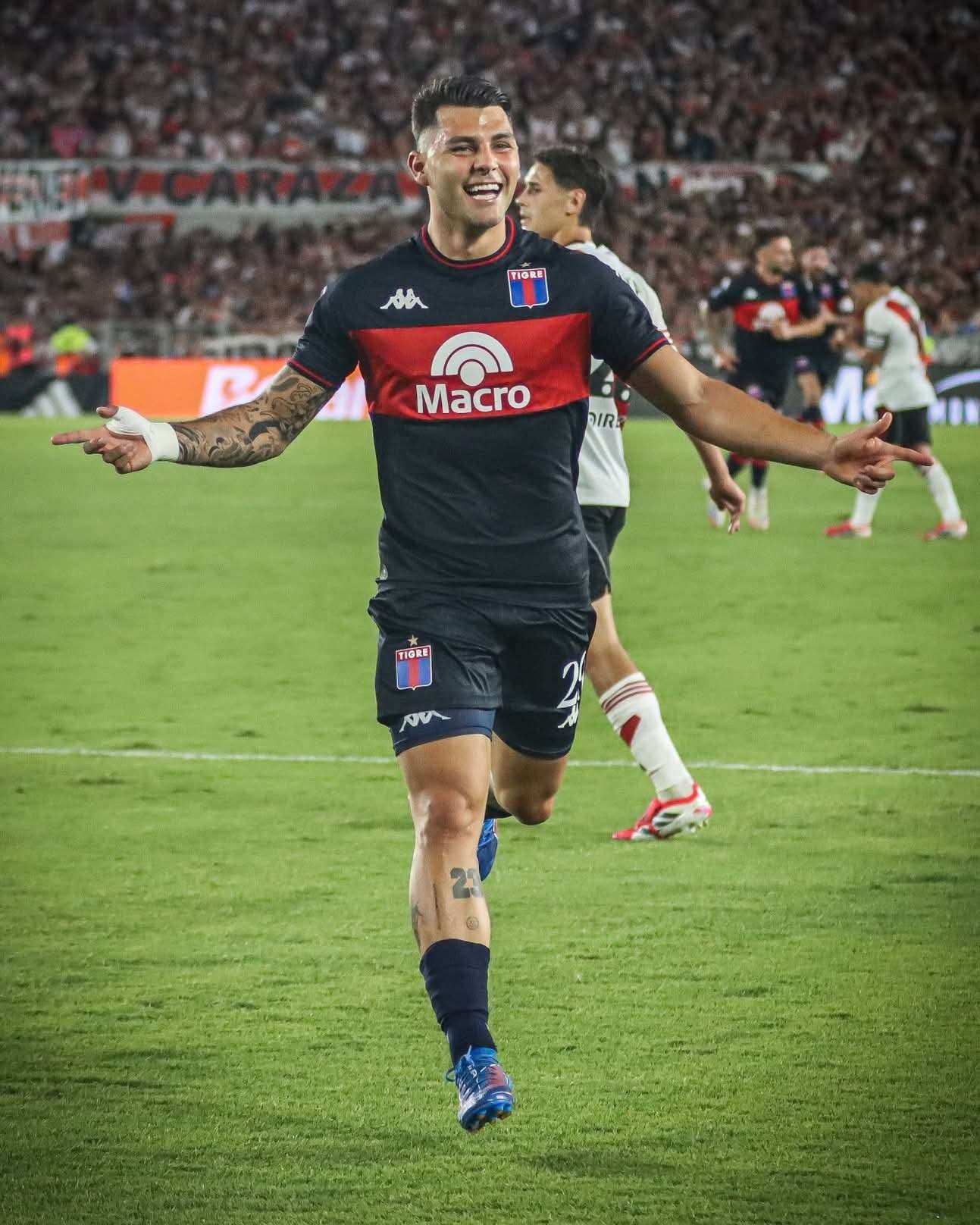 Tigre aplastó a River y es líder del Apertura