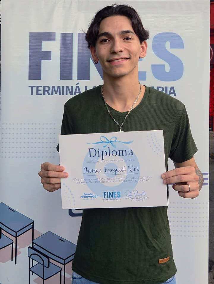Thomas Ríos, de regreso a las aulas: Tras finalizar el secundario con el Plan FINES, inicia su carrera universitaria en la UBA