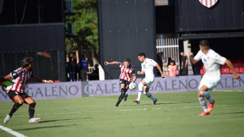 Tigre dejó escapar el invicto en Barracas: lo ganaba, dominó y lo perdió en diez minutos fatales