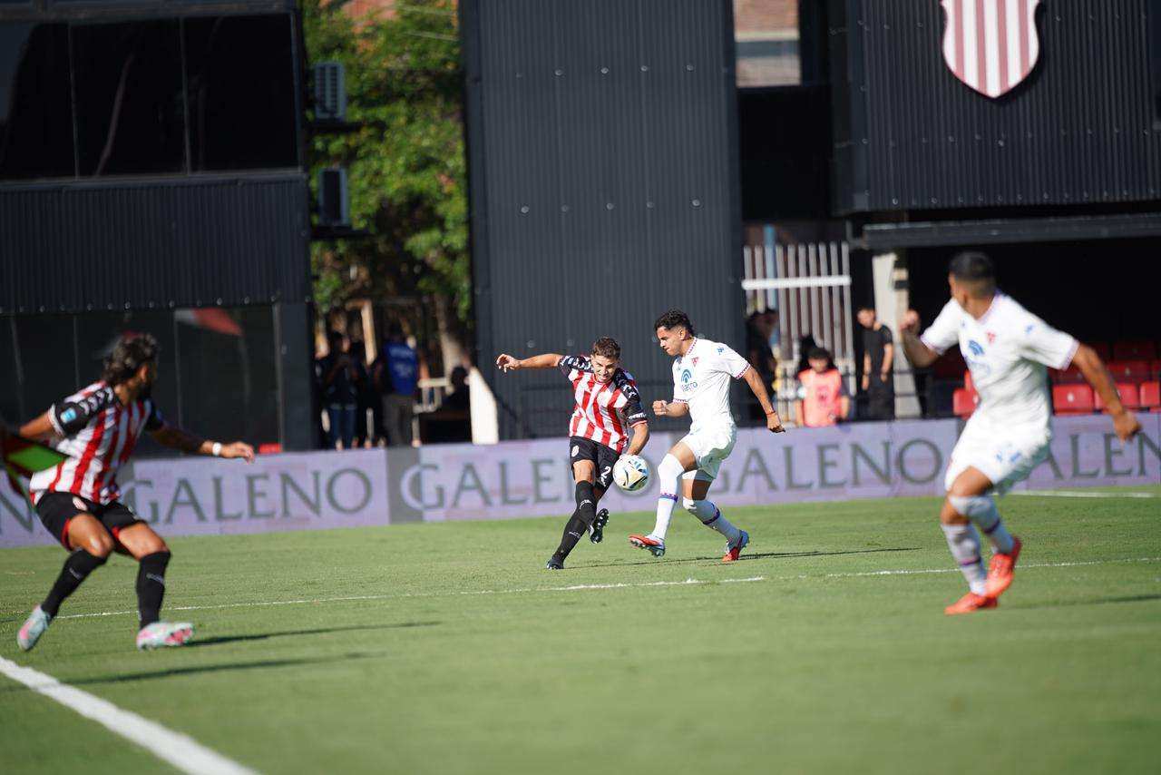Tigre dejó escapar el invicto en Barracas: lo ganaba, dominó y lo perdió en diez minutos fatales
