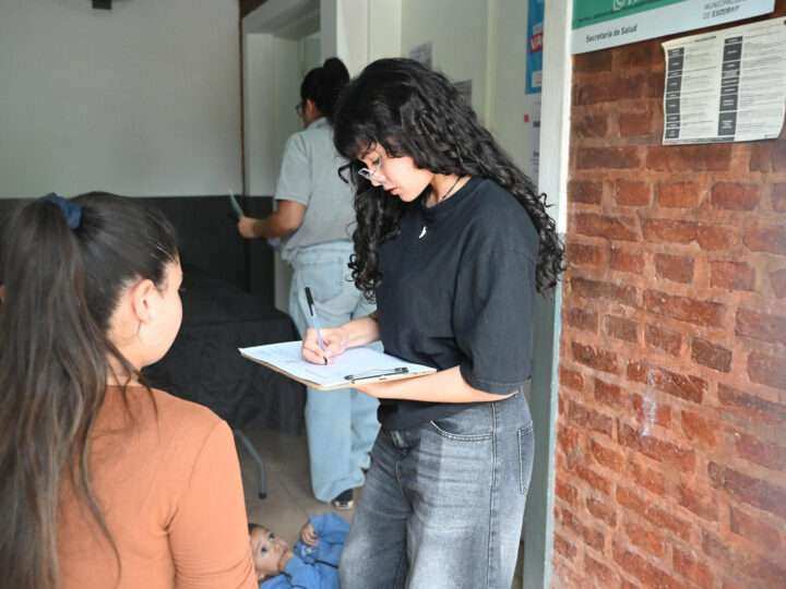 Operativos sanitarios: vacunas de calendario, firma de libretas y testeos gratuitos