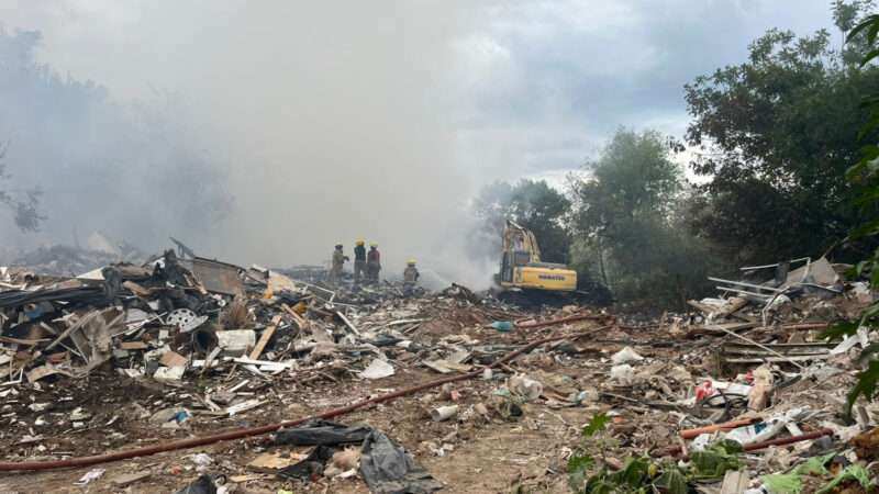 Más operativos y multas millonarias para erradicar basurales en Escobar
