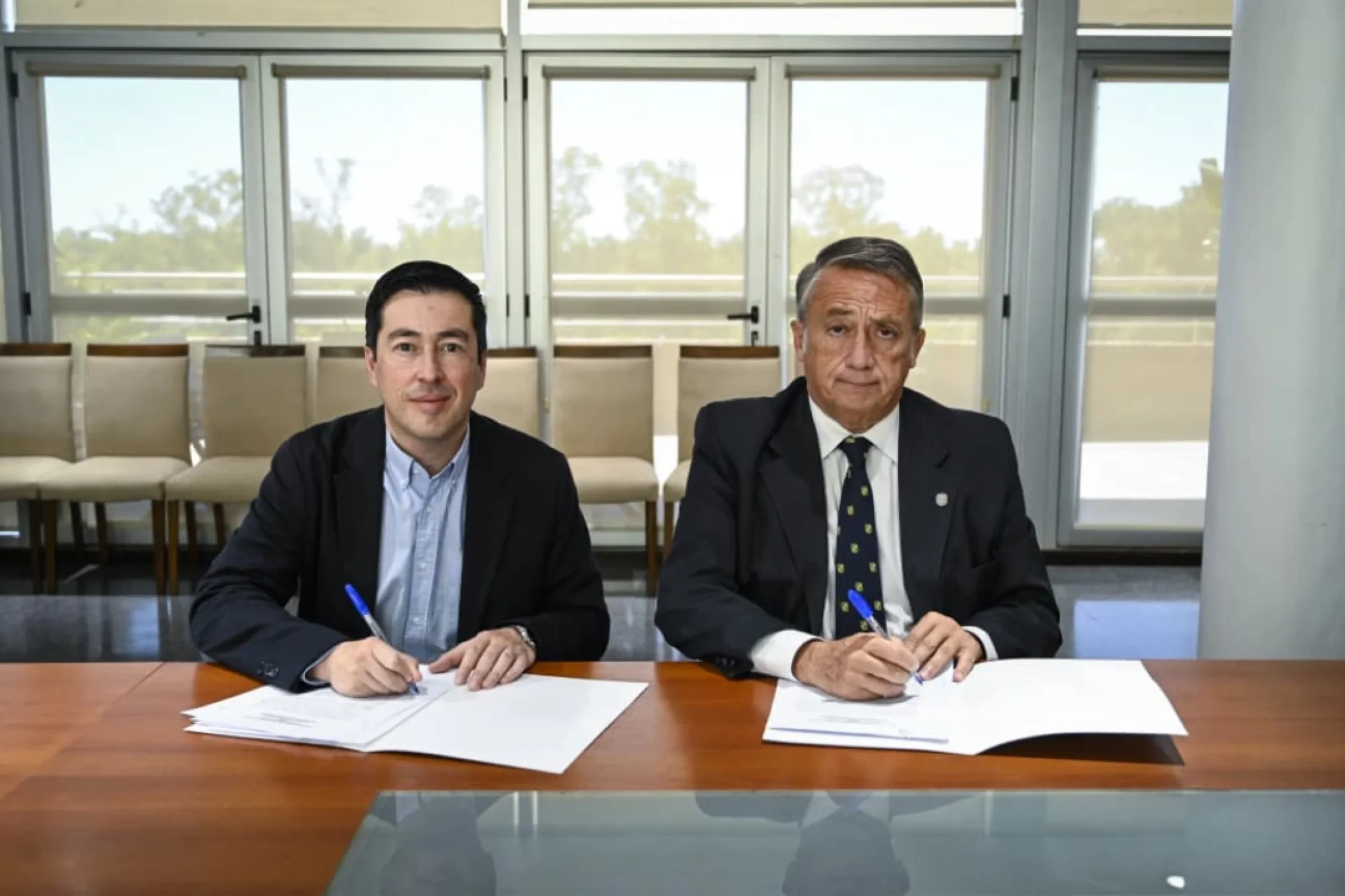 Nardini firma un convenio con la USAL para prácticas en salud pública