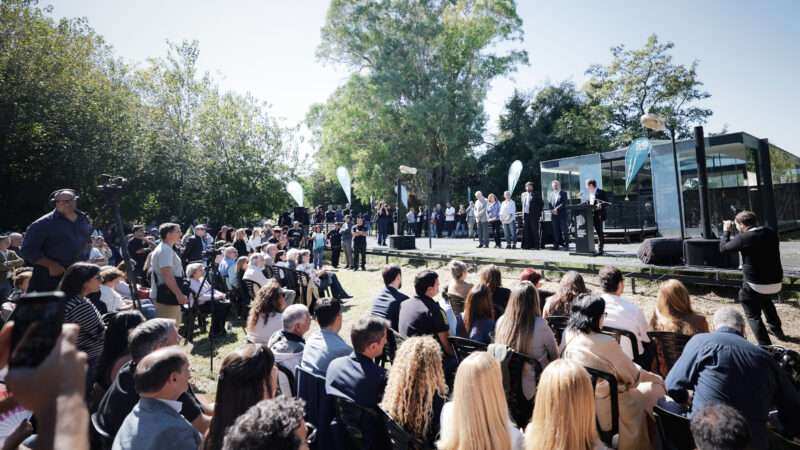 Kicillof visitó el Espacio para la Memoria en el ex-centro clandestino de detención “Destacamento Arana”