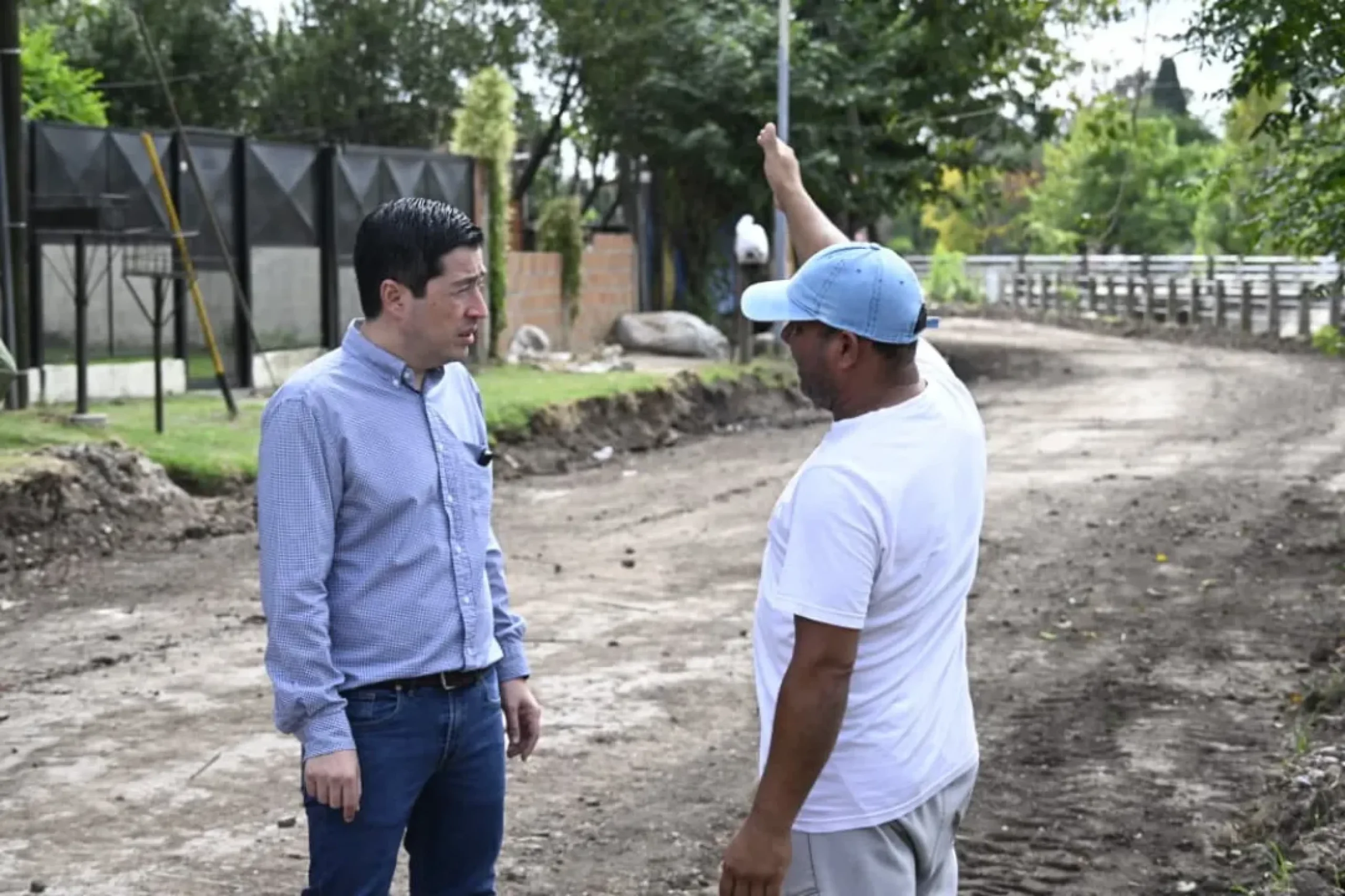 Nardini recorrió el avance de obra de pavimentación de la calle Estado de Israel