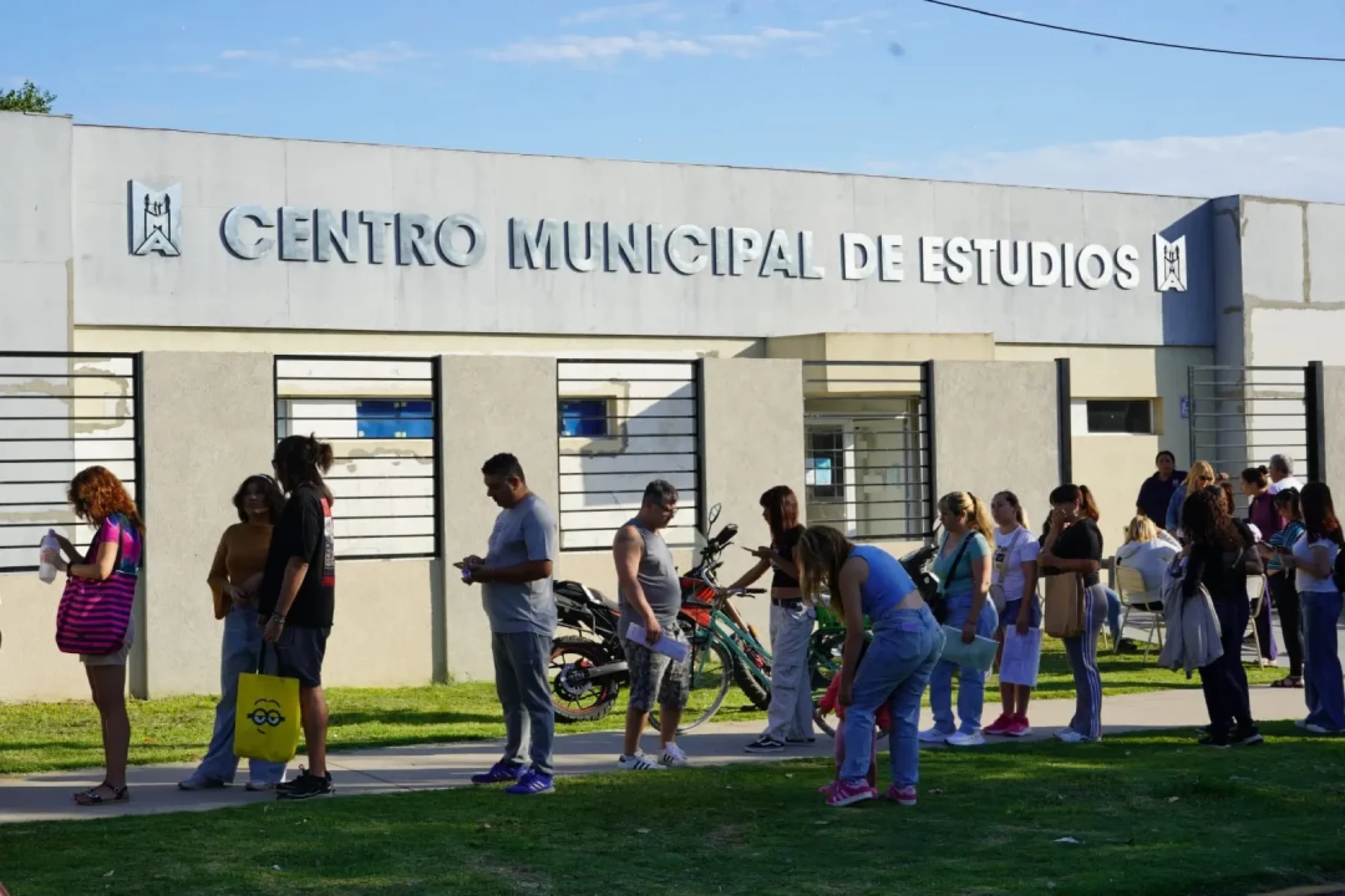 Más de 2.500 vecinos se inscribieron a los cursos 2026 del Centro Municipal de Estudios