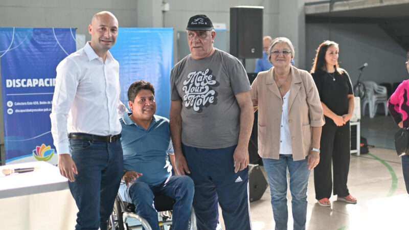 Transporte público gratuito: Escobar entregó 520 Pases Libre Multimodal para personas con discapacidad