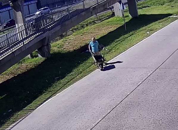 Creaba un microbasural, lo registró una cámara y en menos de una hora fue sancionado