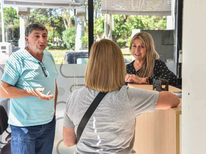 Así fue el primer día de Conecta y Punto Vecinal, la nueva red de gestión para estar más cerca de los vecinos