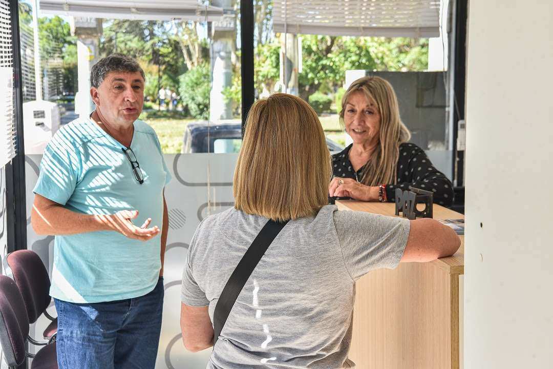 Así fue el primer día de Conecta y Punto Vecinal, la nueva red de gestión para estar más cerca de los vecinos