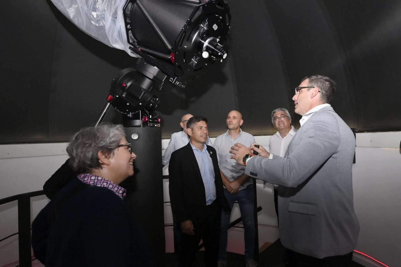 Kicillof inauguró un observatorio en Alberti y entregó netbooks y material científico