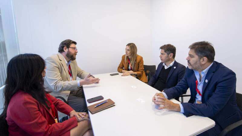 Kicillof se reunió con el presidente Gustavo Petro y la vice del Parlamento Europeo, Katarina Barley