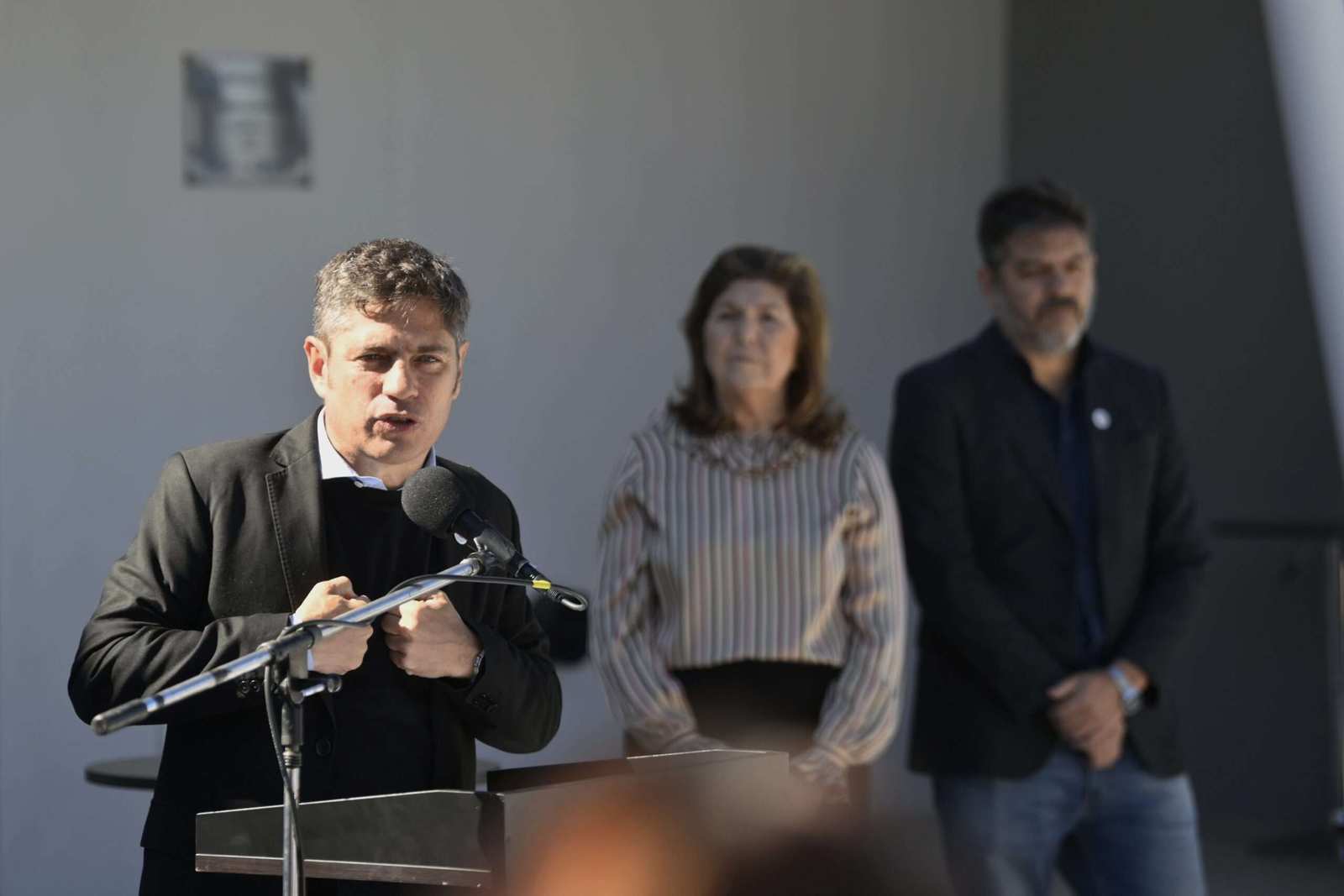 Kicillof inauguró en Carlos Tejedor el centro universitario Nº50 del Programa Puentes y entregó computadoras a estudiantes