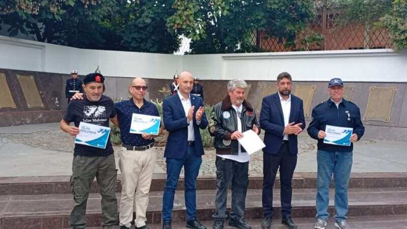 Escobar homenajeó a los héroes de Malvinas a 44 años de la gesta