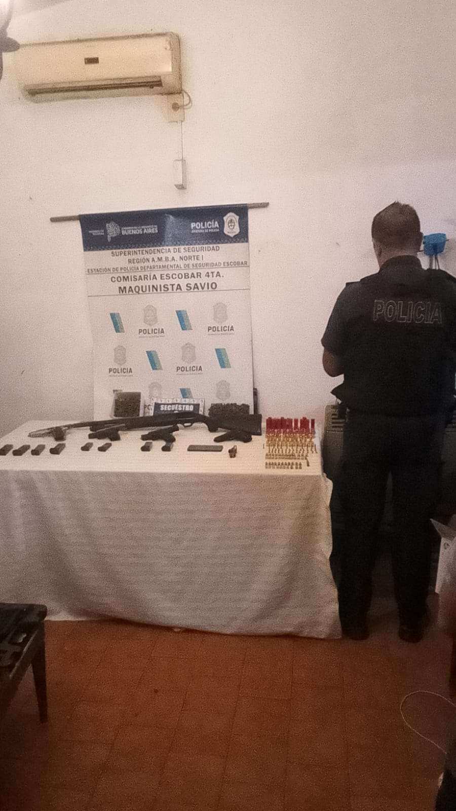 Escobar: detienen a un hombre por amenazas y lo imputan por privación ilegal de la libertad, armas de guerra y drogas