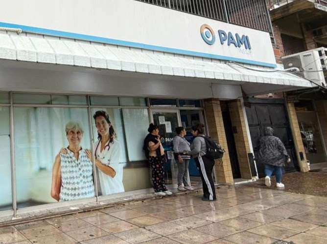 Crisis en PAMI: deudas, cancelaciones de turnos y menos prestaciones en Escobar 