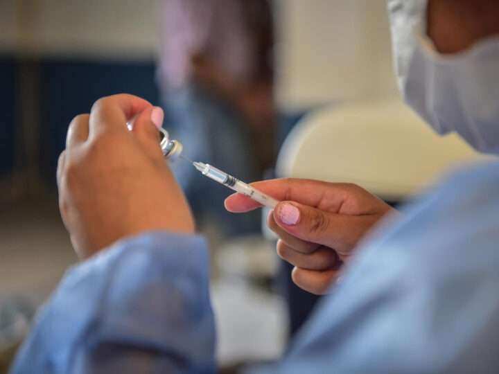 Nación no distribuye vacunas y empiezan a faltar en la Provincia, incluyendo a Escobar