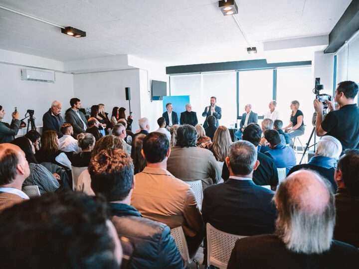 Escobar reunió a más de 80 empresas en una cumbre industrial con eje en innovación y empleo